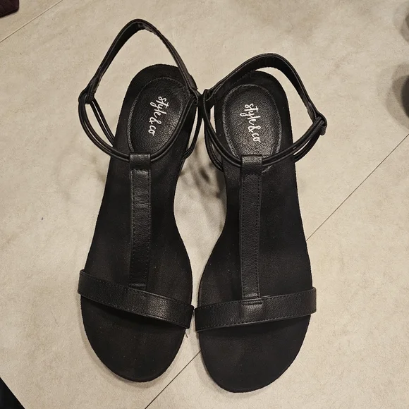 EUC black wedge sandals 9W - Picture 15 of 16